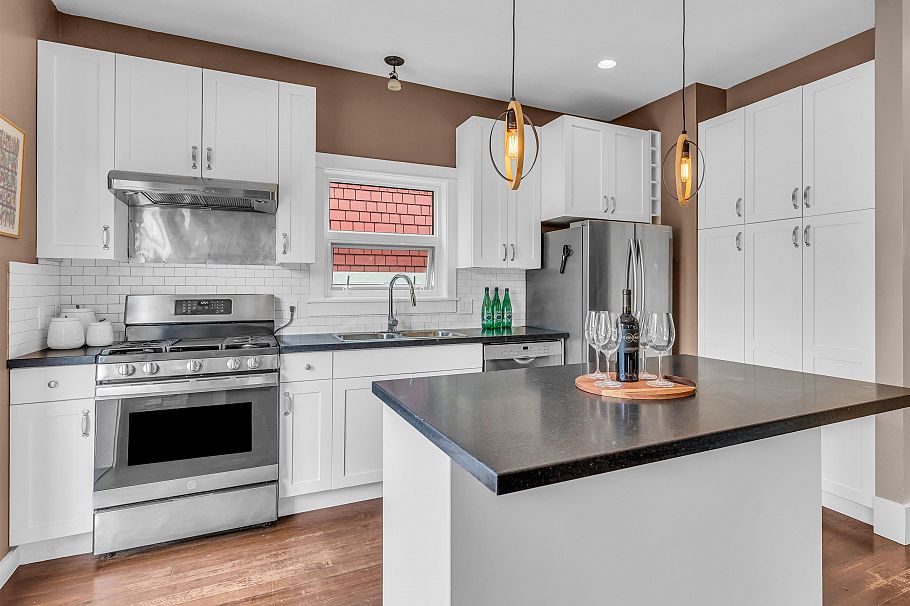 251 E 21st Avenue Vancouver, BC - 8