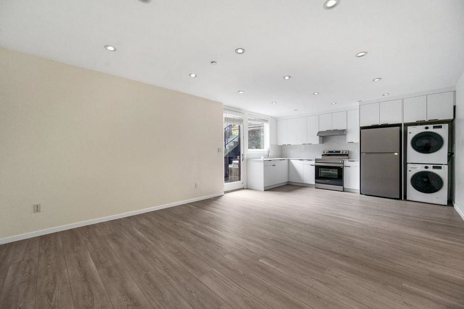 3772 W 19th Avenue Vancouver, BC - 23