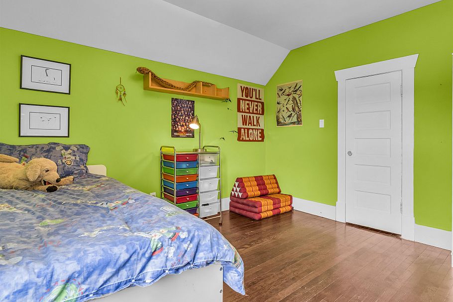 251 E 21st Avenue Vancouver, BC - 21