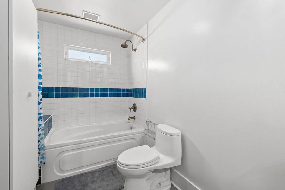 1128 E 24th Avenue Vancouver, BC - 11