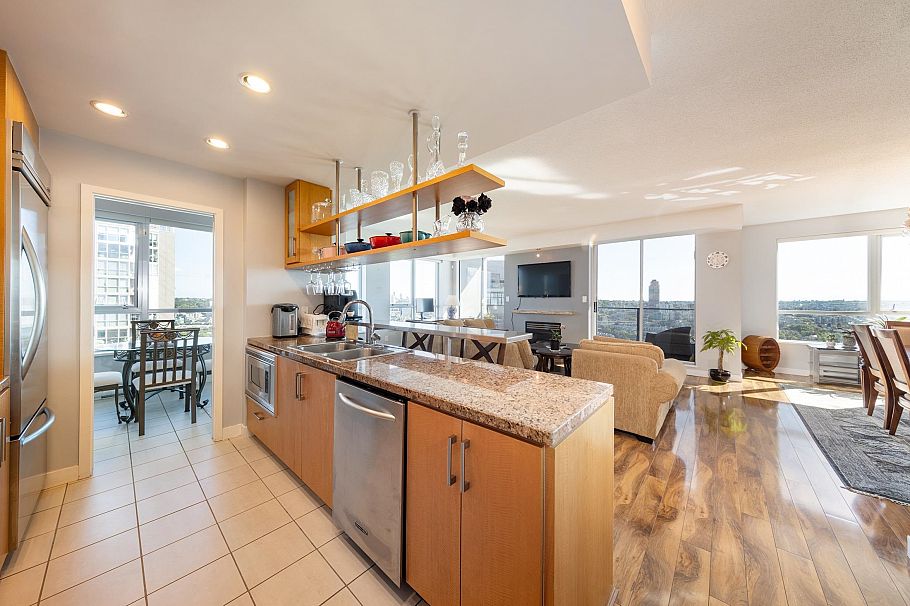 3601 1438 Richards Street Vancouver, BC - 2