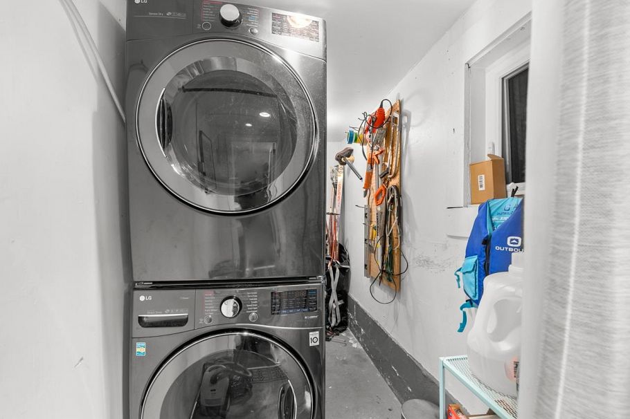 1128 E 24th Avenue Vancouver, BC - 23