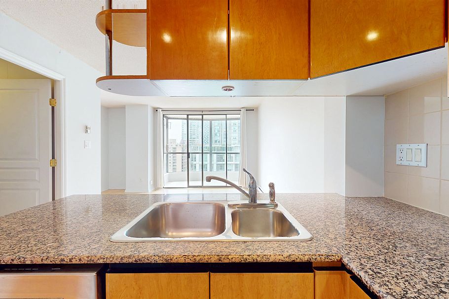 2007 1189 Howe Street Vancouver, BC - 8