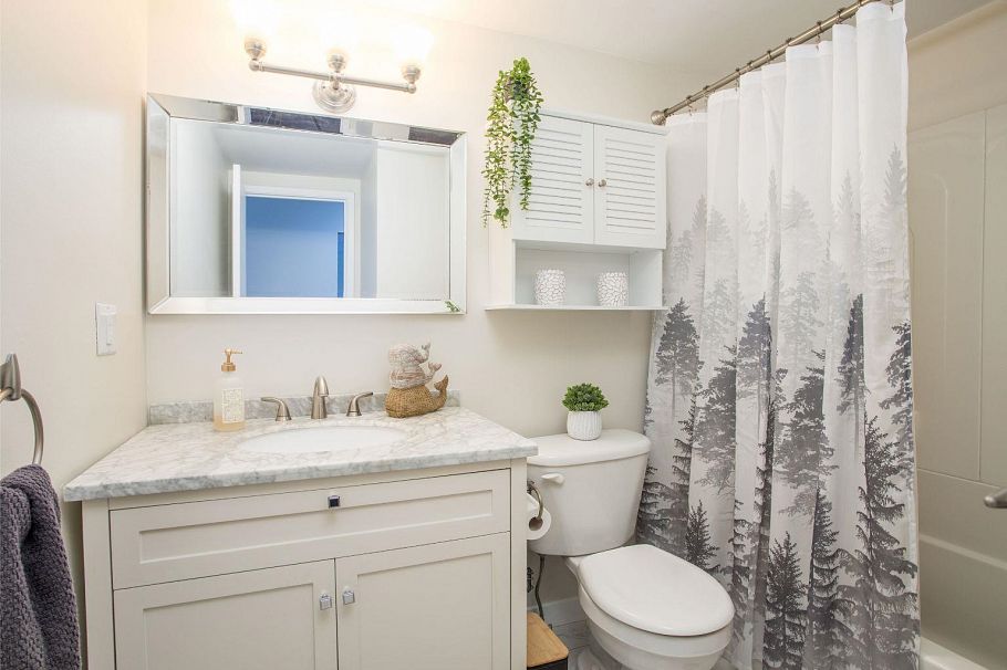 310 131 W 4th Street North Vancouver, BC - 8