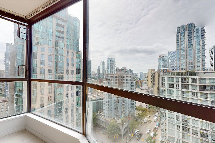 2007 1189 Howe Street Vancouver, BC - 20