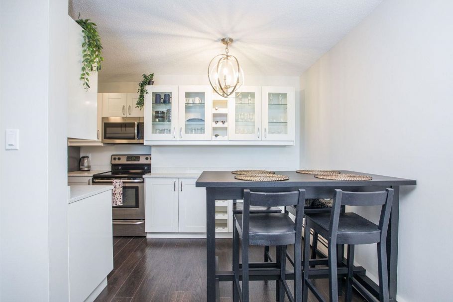 310 131 W 4th Street North Vancouver, BC - 2