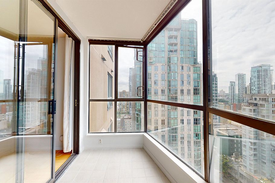 2007 1189 Howe Street Vancouver, BC - 21