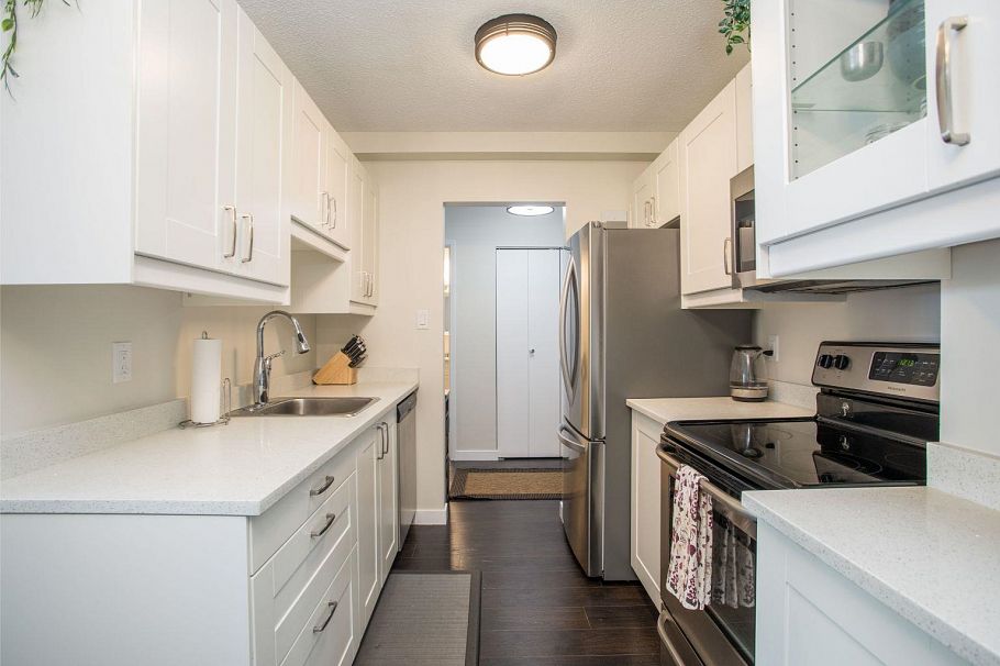 310 131 W 4th Street North Vancouver, BC - 4