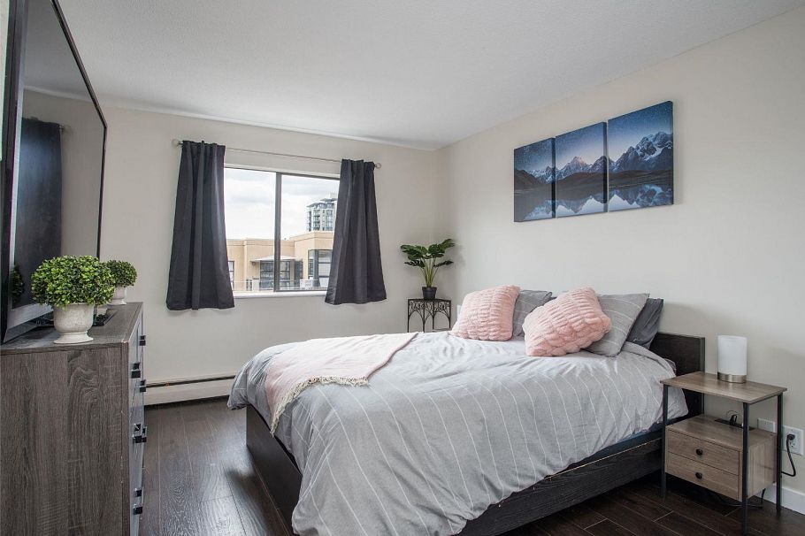 310 131 W 4th Street North Vancouver, BC - 9