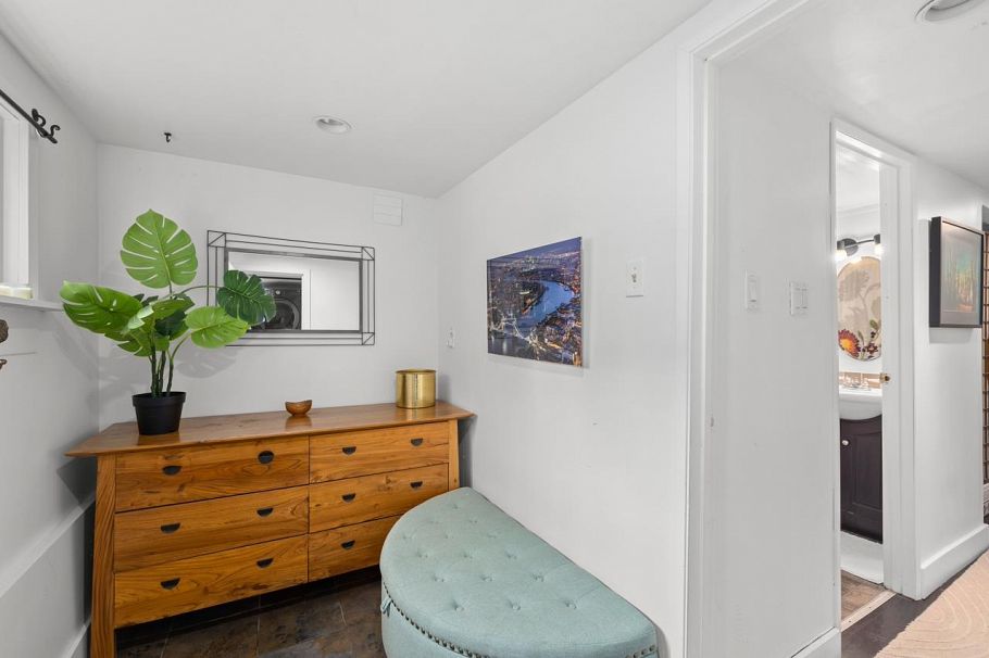 1128 E 24th Avenue Vancouver, BC - 16