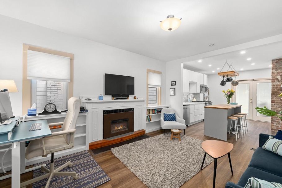 1128 E 24th Avenue Vancouver, BC - 4