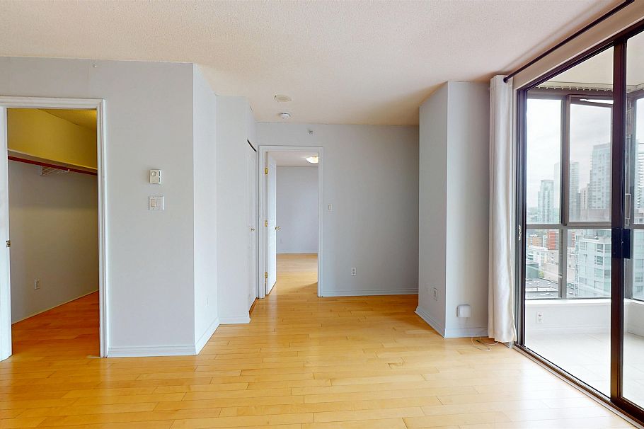 2007 1189 Howe Street Vancouver, BC - 12