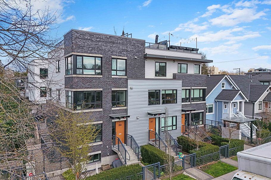 355 E 16th Avenue Vancouver, BC - 2