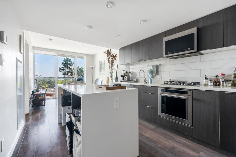 408 8238 Lord Street Vancouver, BC - 3