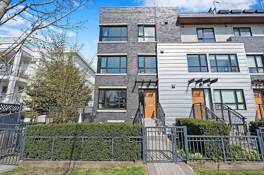 355 E 16th Avenue Vancouver, BC - 1
