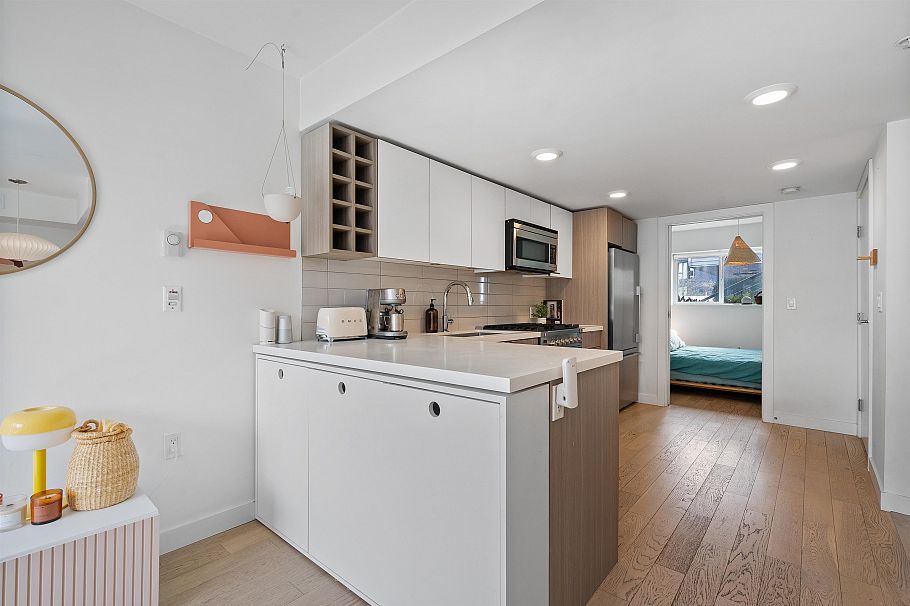 355 E 16th Avenue Vancouver, BC - 11