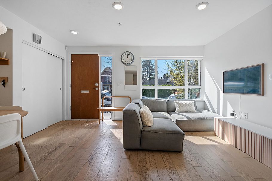 355 E 16th Avenue Vancouver, BC - 10
