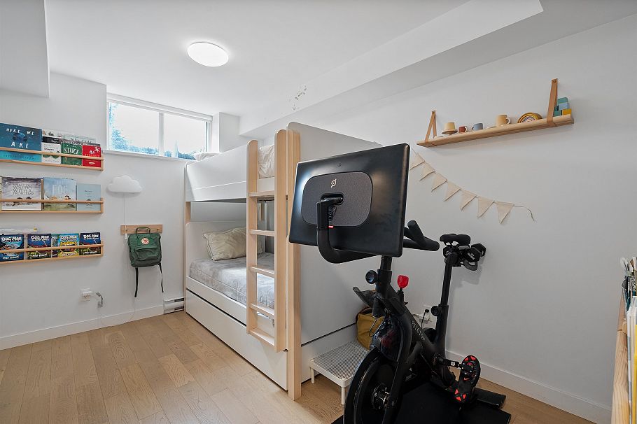 355 E 16th Avenue Vancouver, BC - 21