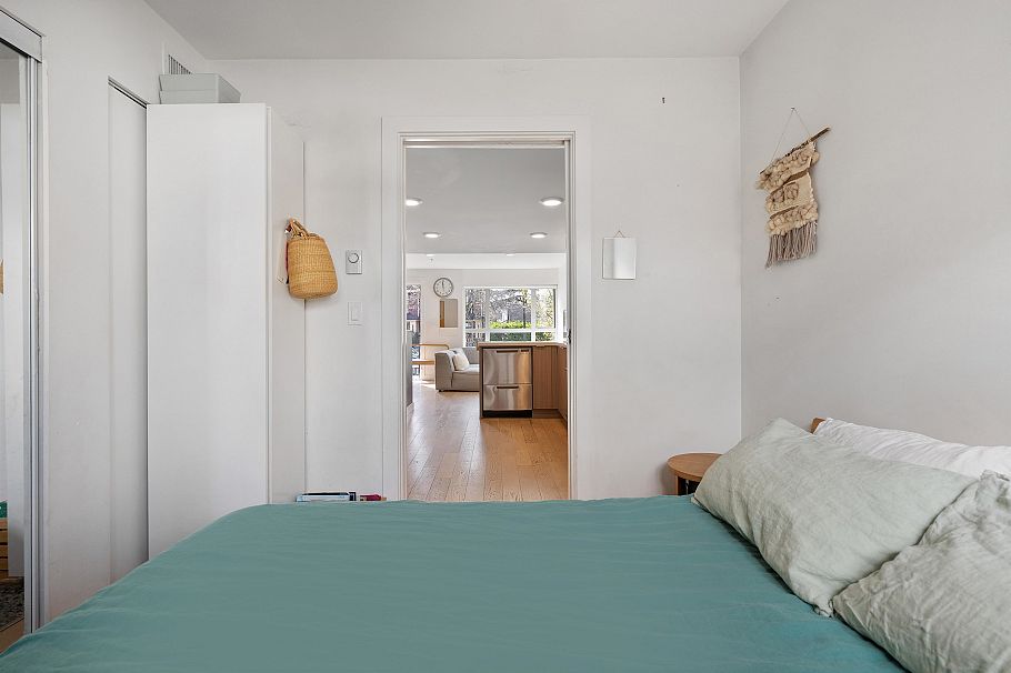 355 E 16th Avenue Vancouver, BC - 17