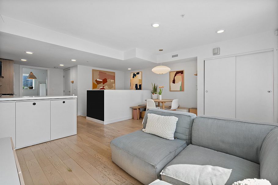 355 E 16th Avenue Vancouver, BC - 6