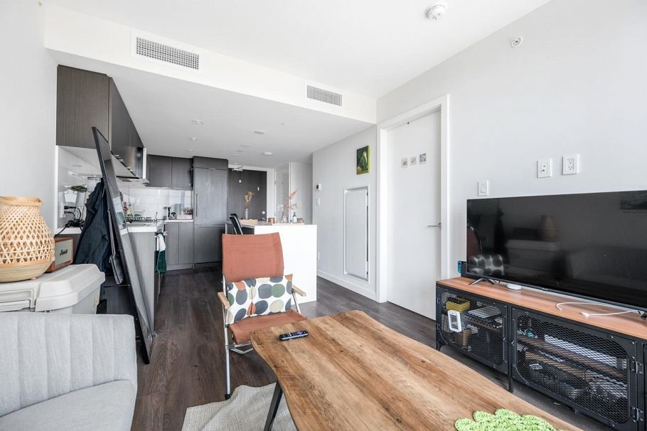 408 8238 Lord Street Vancouver, BC - 5