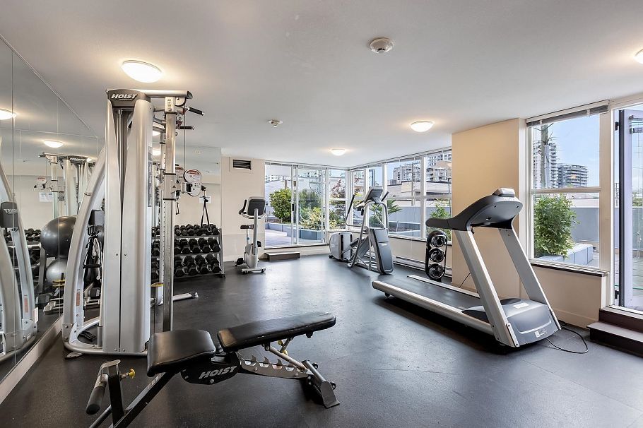 403 121 W 16th Street North Vancouver, BC - 31