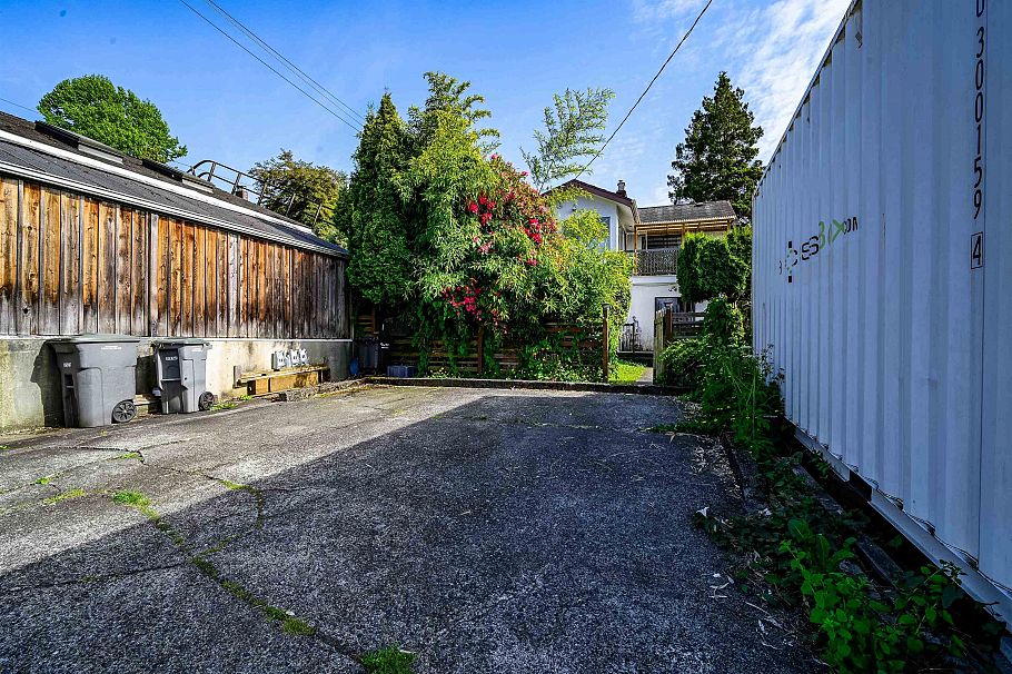 3439 Dundas Street Vancouver, BC - 6