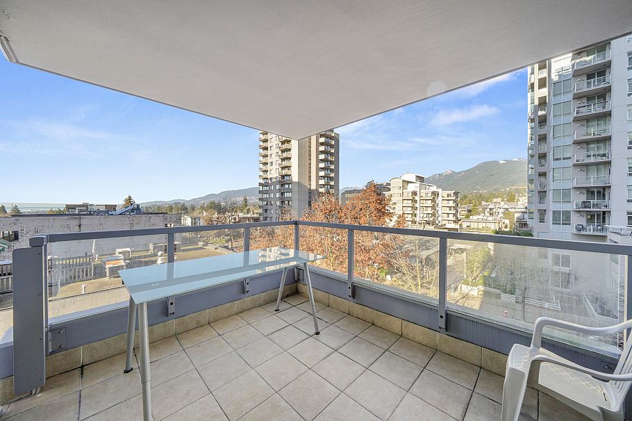 403 121 W 16th Street North Vancouver, BC - 8