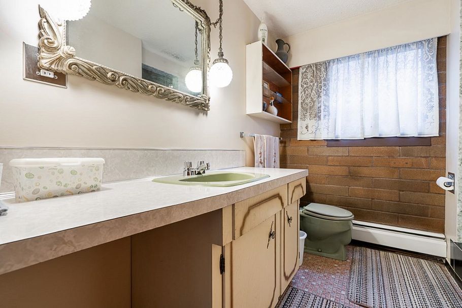 1415 Salsbury Drive Vancouver, BC - 16