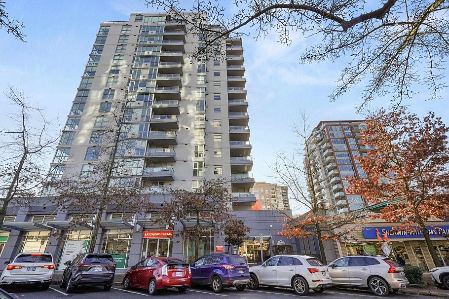 403 121 W 16th Street North Vancouver, BC - 1