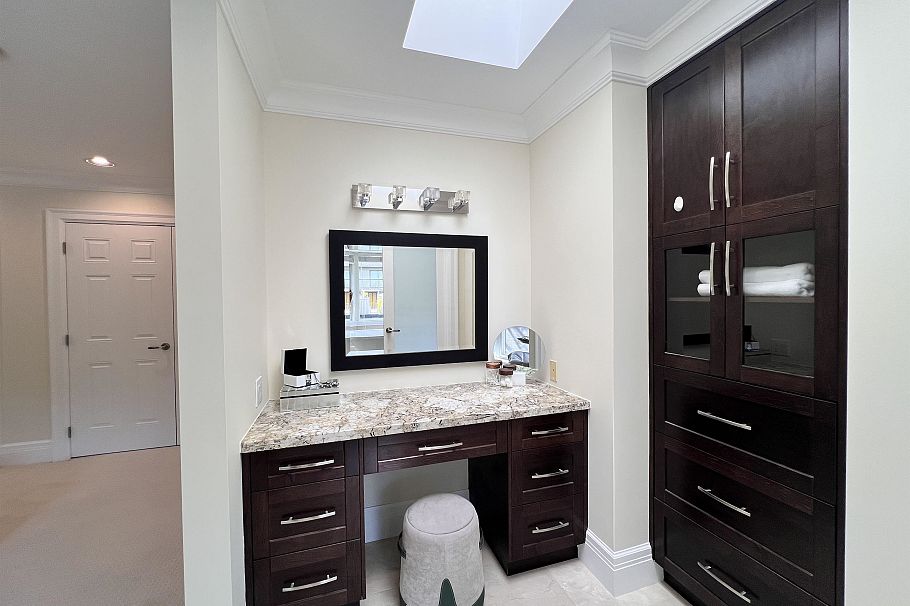 2508 W 34th Avenue Vancouver, BC - 25