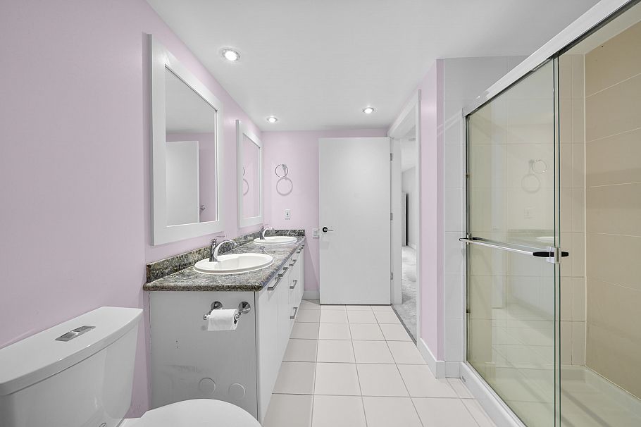 403 121 W 16th Street North Vancouver, BC - 21