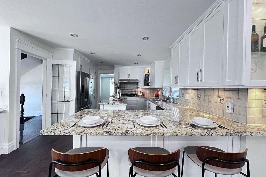 2508 W 34th Avenue Vancouver, BC - 10