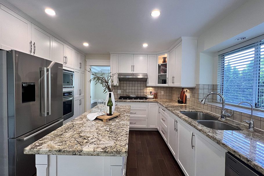 2508 W 34th Avenue Vancouver, BC - 9