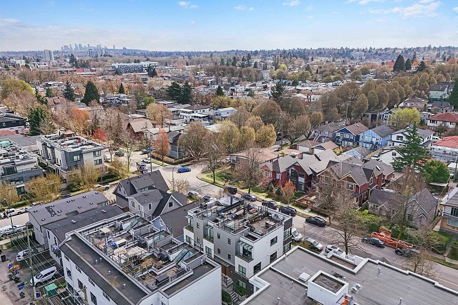 355 E 16th Avenue Vancouver, BC - 27