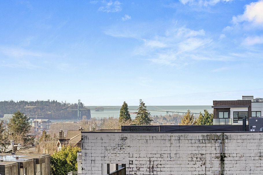 403 121 W 16th Street North Vancouver, BC - 9