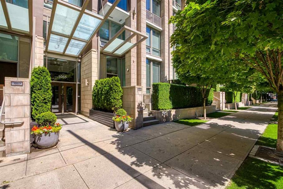1705 1055 Richards Street Vancouver, BC - 2