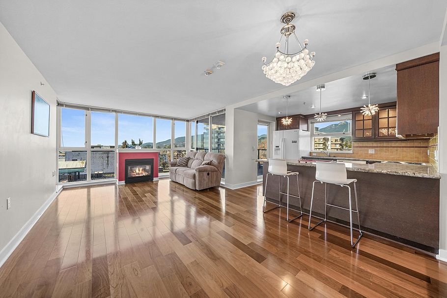 403 121 W 16th Street North Vancouver, BC - 3