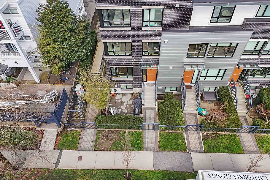 355 E 16th Avenue Vancouver, BC - 26