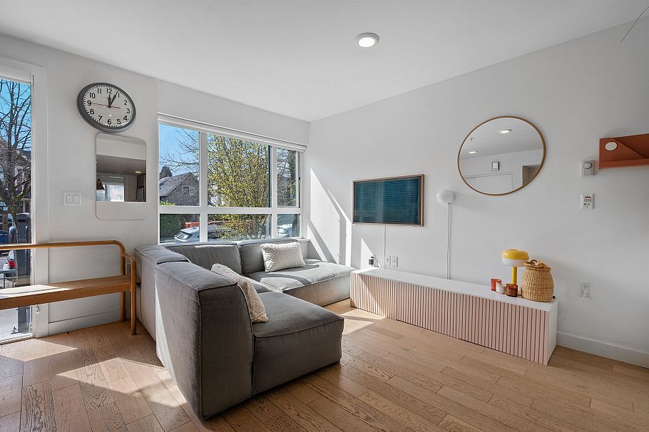 355 E 16th Avenue Vancouver, BC - 7