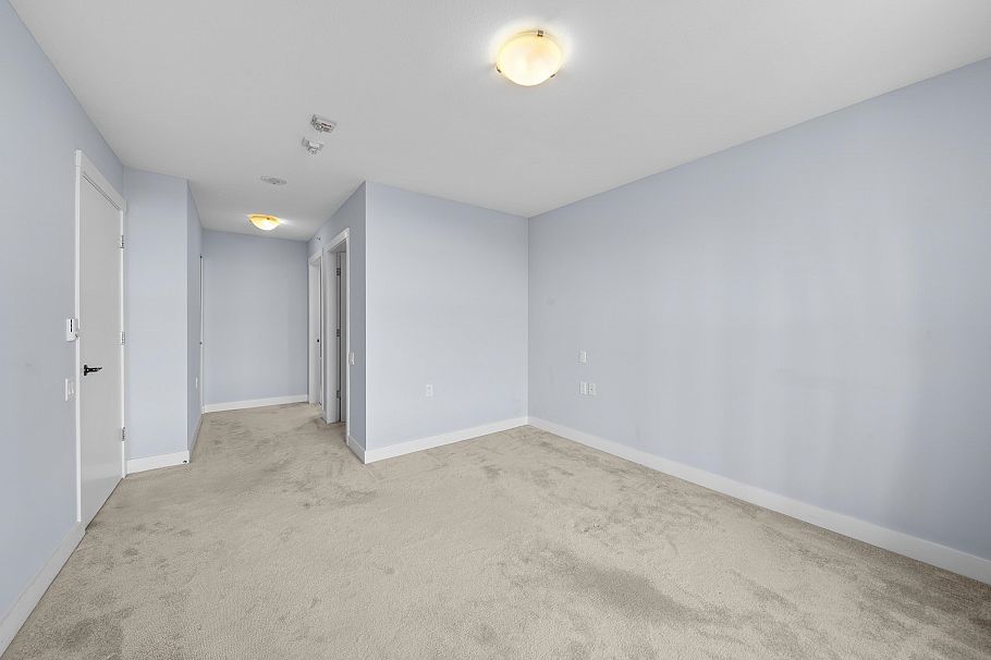 403 121 W 16th Street North Vancouver, BC - 18