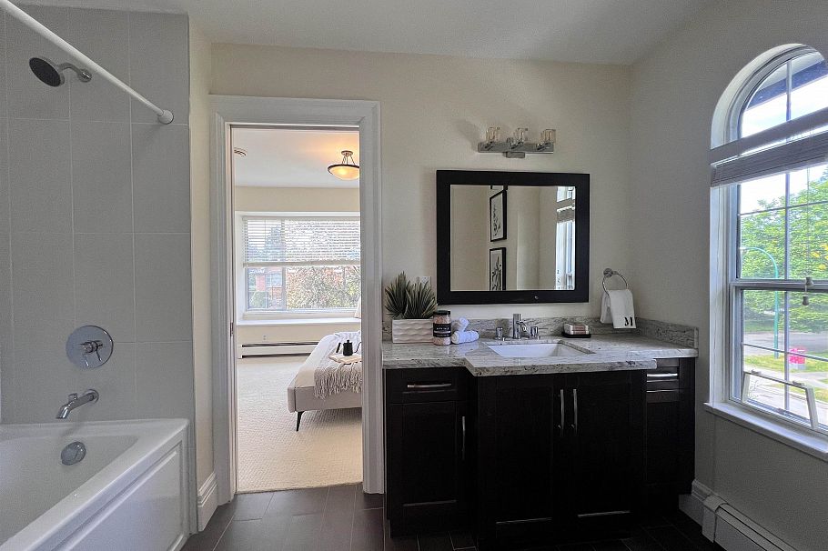 2508 W 34th Avenue Vancouver, BC - 33