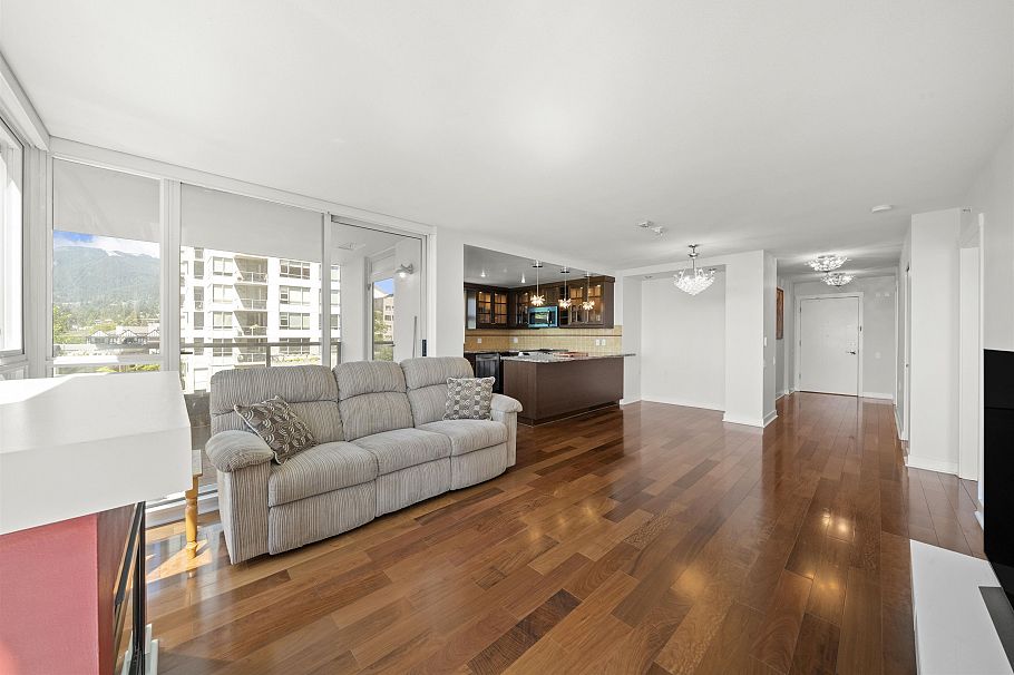 403 121 W 16th Street North Vancouver, BC - 7