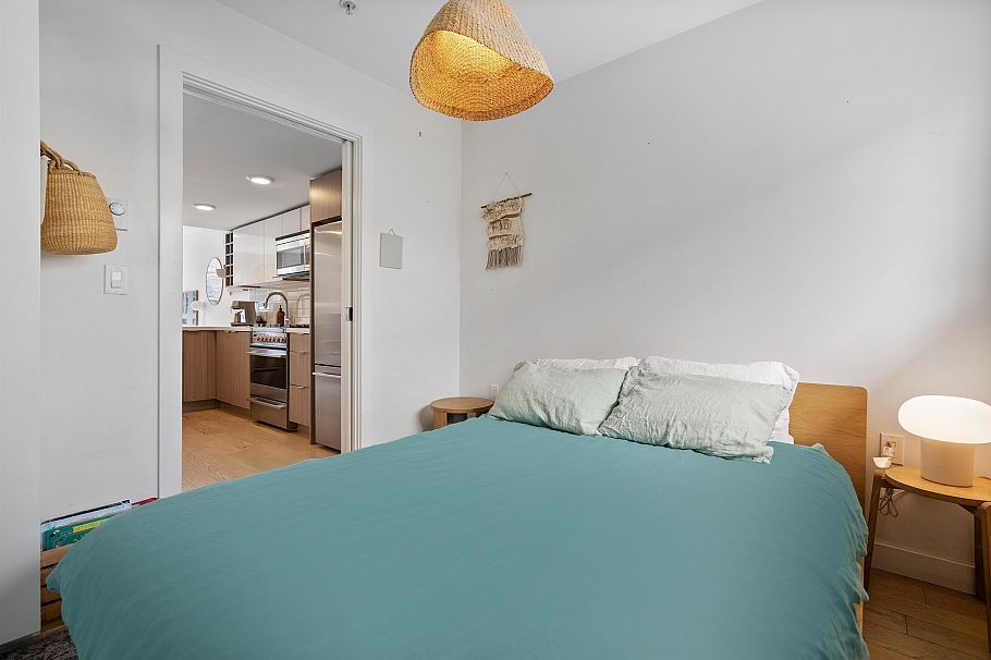 355 E 16th Avenue Vancouver, BC - 16