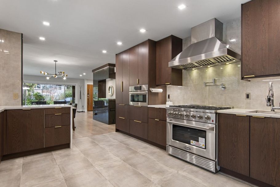 4491 Primrose Lane North Vancouver, BC - 8