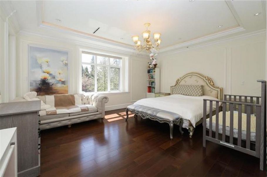 875 W 38th Avenue Vancouver, BC - 6