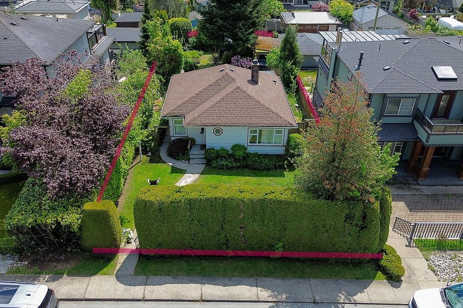 443 E 17th Street North Vancouver, BC - 1