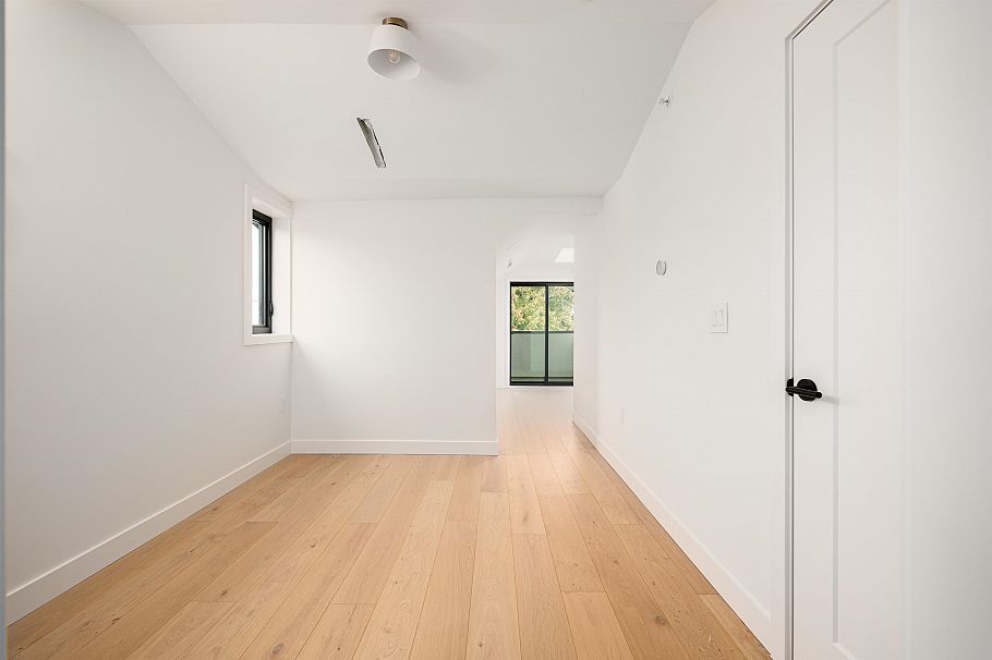 8088 Laurel Street Vancouver, BC - 14