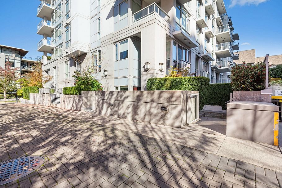 104 6080 Iona Drive Vancouver, BC - 26