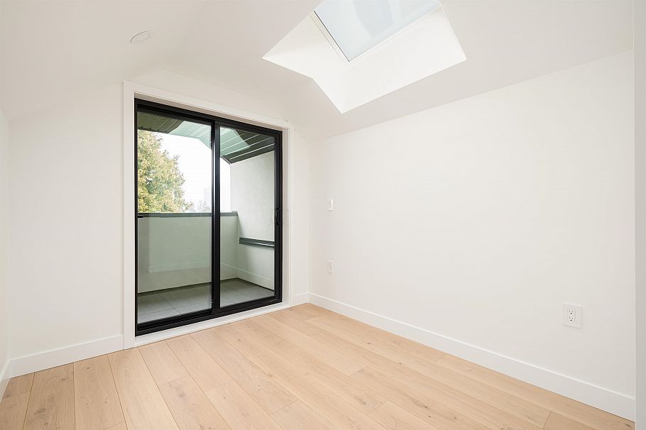 8088 Laurel Street Vancouver, BC - 16